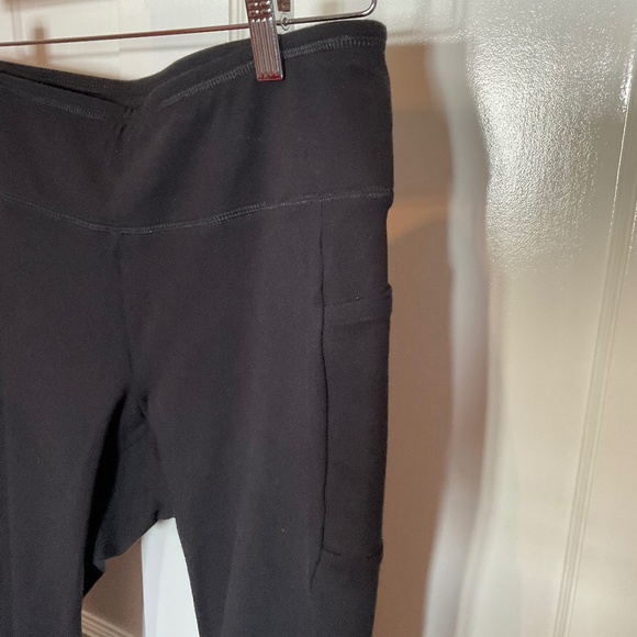 T by Talbots black legging Capri with rouched detail XP - Picture 2 of 5